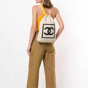 GWP CHANEL Makeup Cream Drawstring Bag